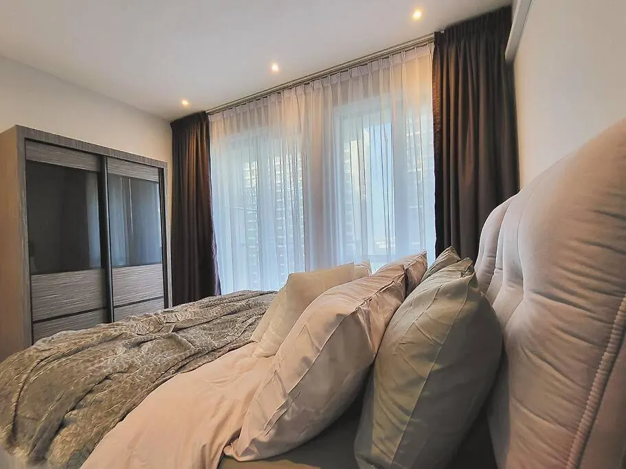 Experience Movie Under The Stars Galaxy - Studio Suites - 15 Mins To Ciq Johor Bahru 0*,
