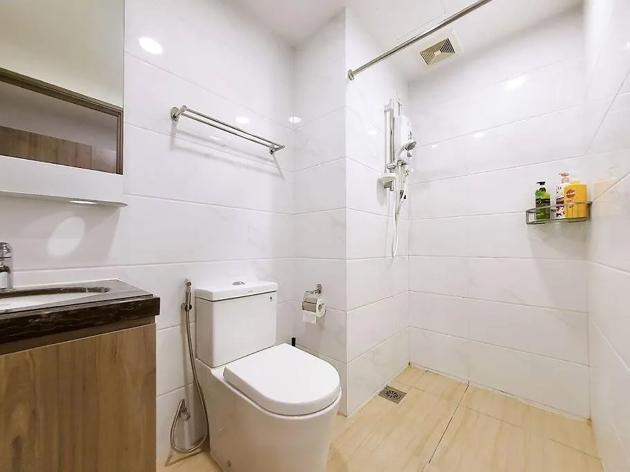 Apartment Experience Movie Under The Stars Galaxy - Studio Suites - 15 Mins To Ciq Johor Bahru