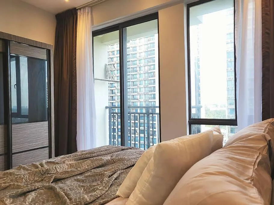 Experience Movie Under The Stars Galaxy - Studio Suites - 15 Mins To Ciq Johor Bahru